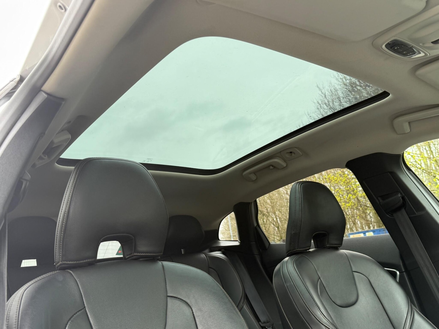 Used Volvo V40 2018 for sale - 78100198: Photo 40