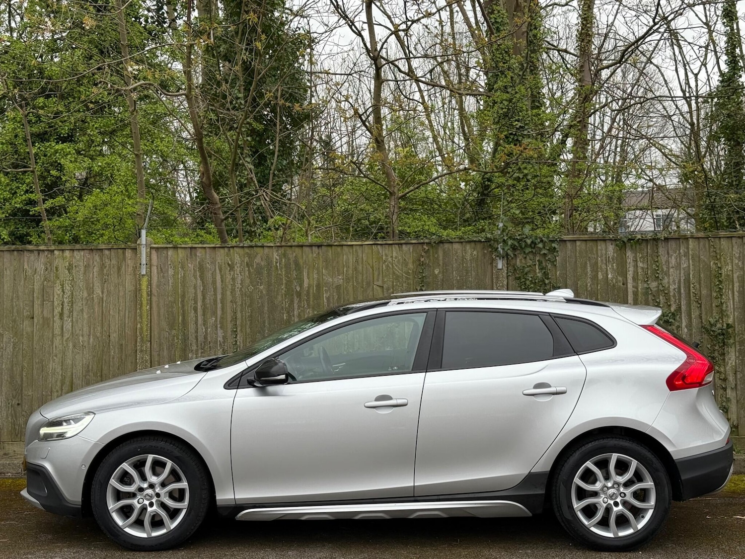 Used Volvo V40 2018 for sale - 78100198: Photo 5