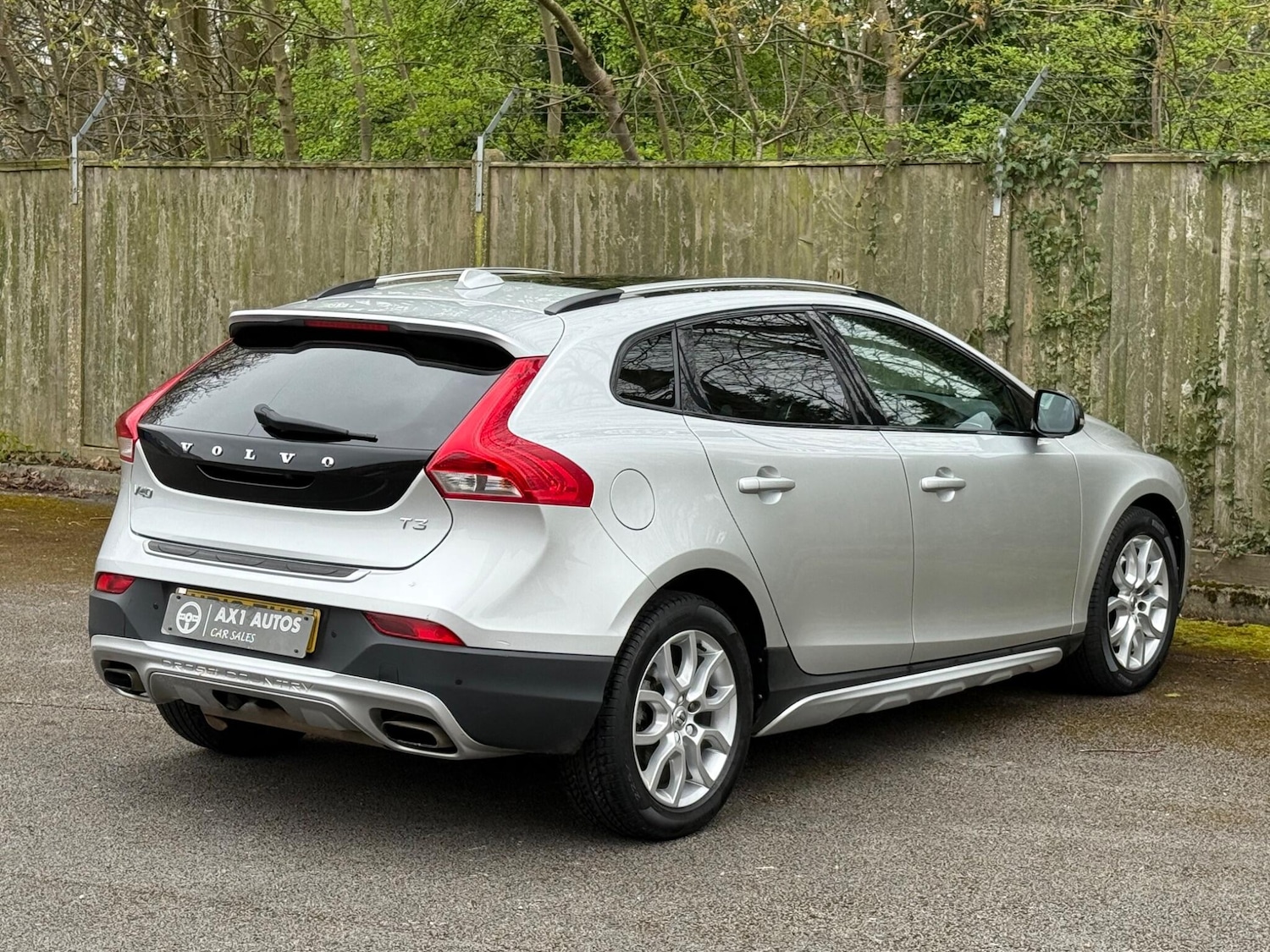 Used Volvo V40 2018 for sale - 78100198: Photo 8