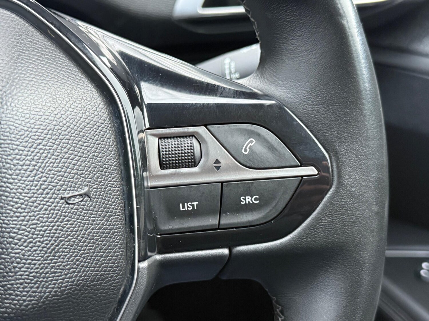 Used Peugeot 3008 2017 for sale - 77400786: Photo 24