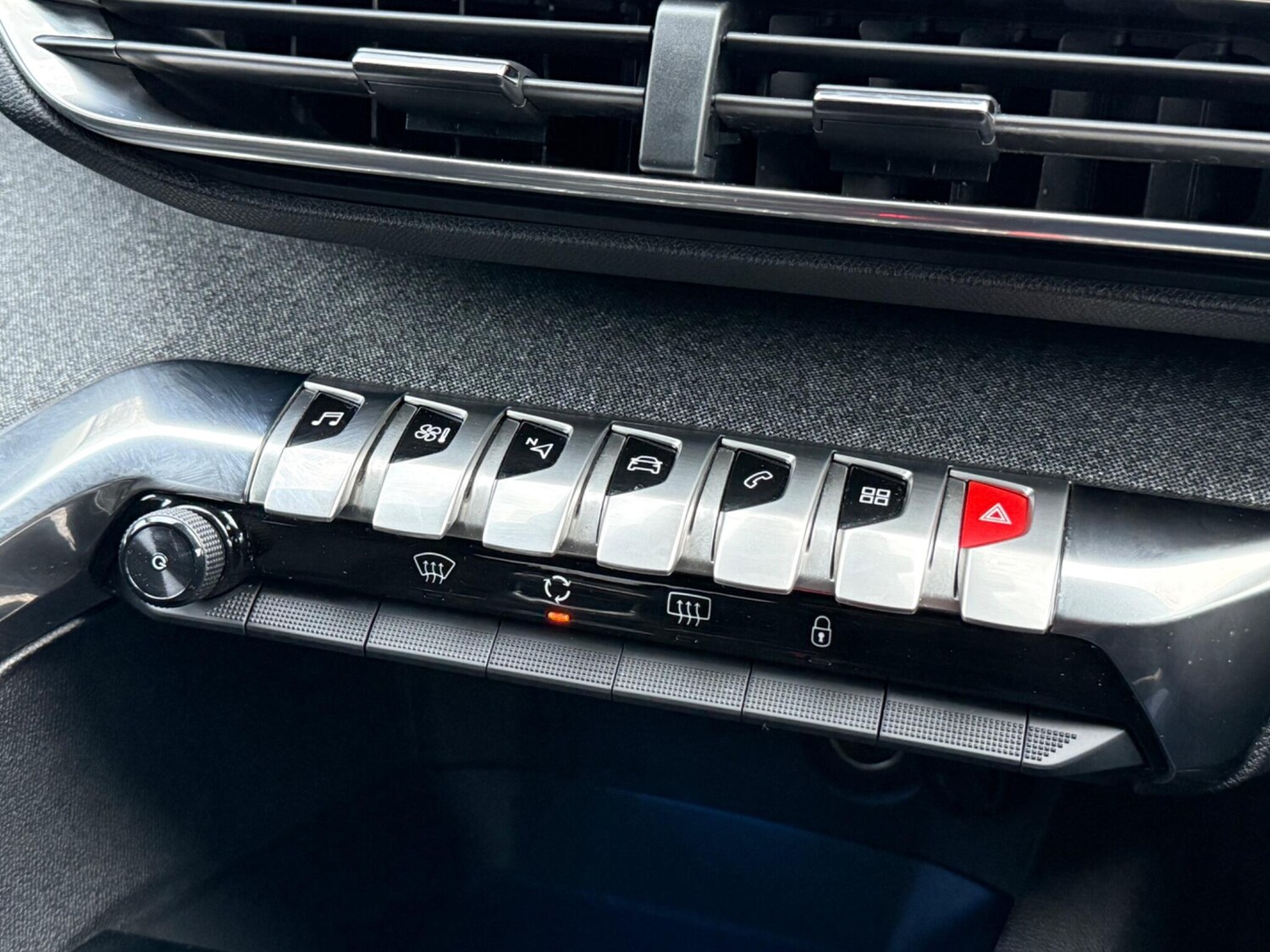 Used Peugeot 3008 2017 for sale - 77400786: Photo 25