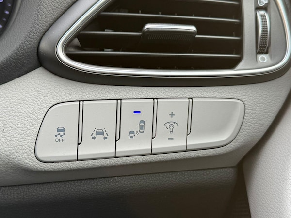 Used Hyundai i30 2018 for sale - 76336656: Photo 9