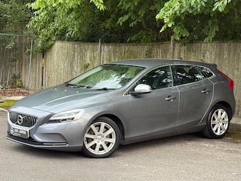 Used Volvo V40 2017 for sale - 79680918: Photo