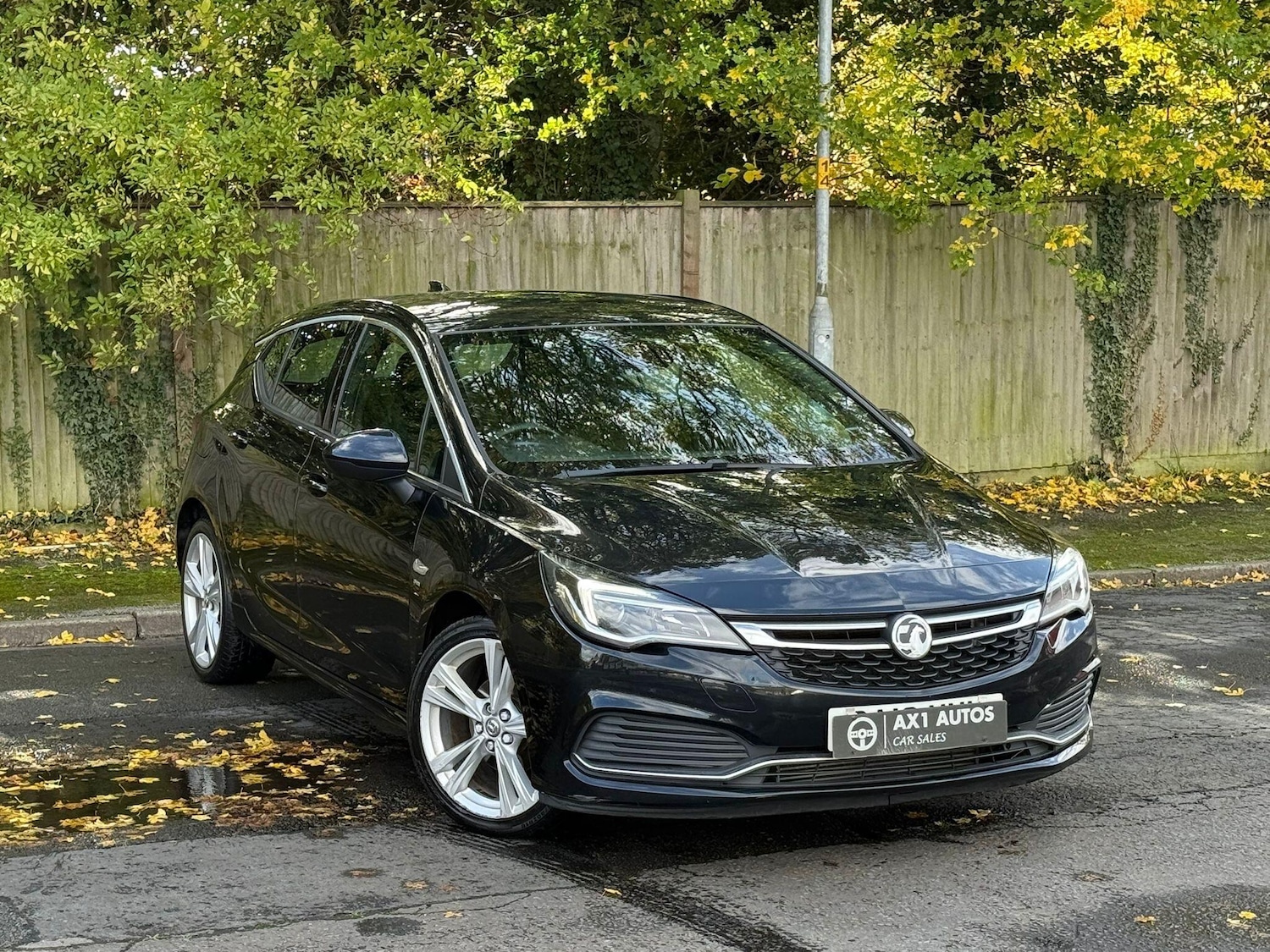 Used Vauxhall Astra 2018 for sale - 76660560: Photo 1