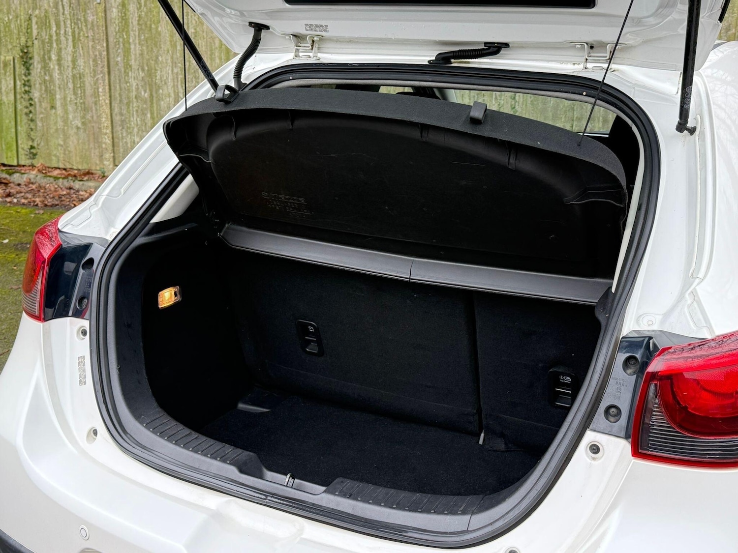 Used Mazda Mazda2 2015 for sale - 77155630: Photo 13