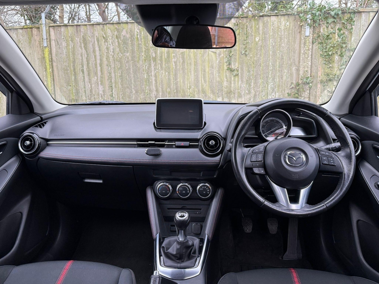 Used Mazda Mazda2 2015 for sale - 77155630: Photo 16