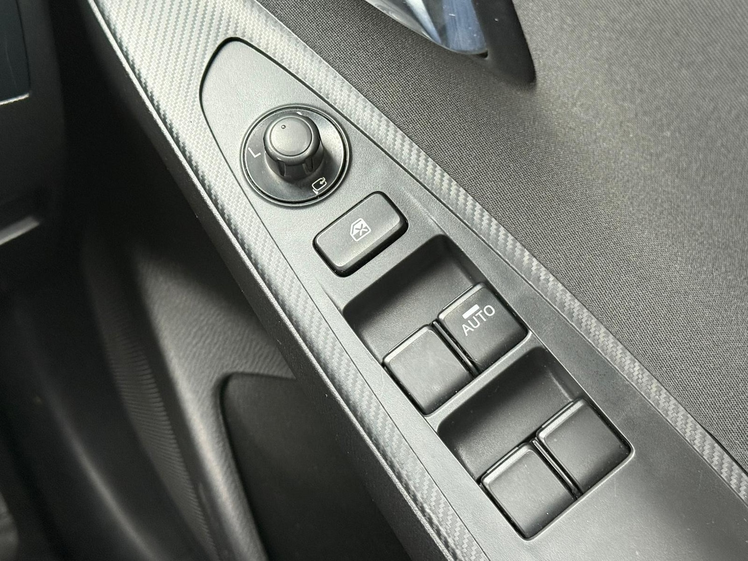 Used Mazda Mazda2 2015 for sale - 77155630: Photo 21