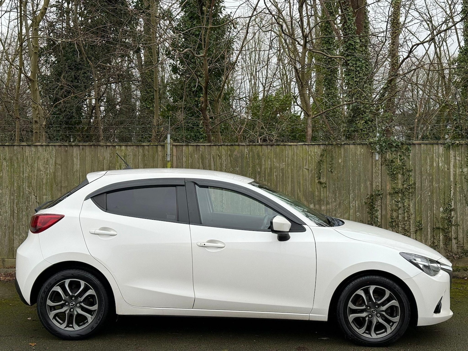 Used Mazda Mazda2 2015 for sale - 77155630: Photo 8