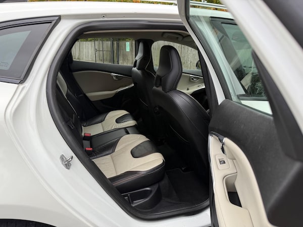 Used Volvo V40 Cross Country 2013 for sale - 76239631: Photo 12