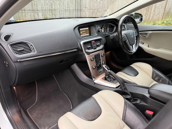 Used Volvo V40 Cross Country 2013 for sale - 76239631: Photo 14