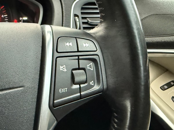 Used Volvo V40 Cross Country 2013 for sale - 76239631: Photo 20