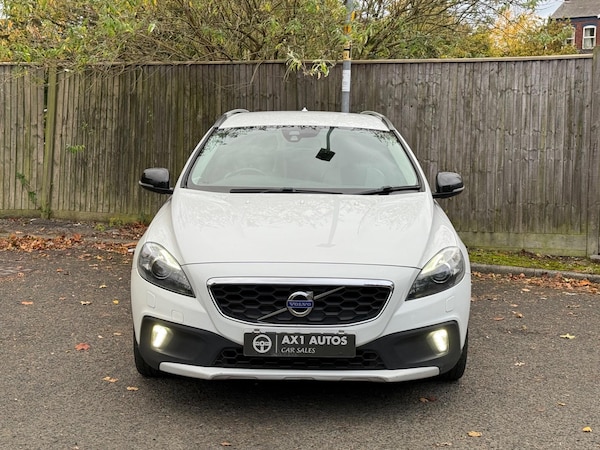 Used Volvo V40 Cross Country 2013 for sale - 76239631: Photo 2