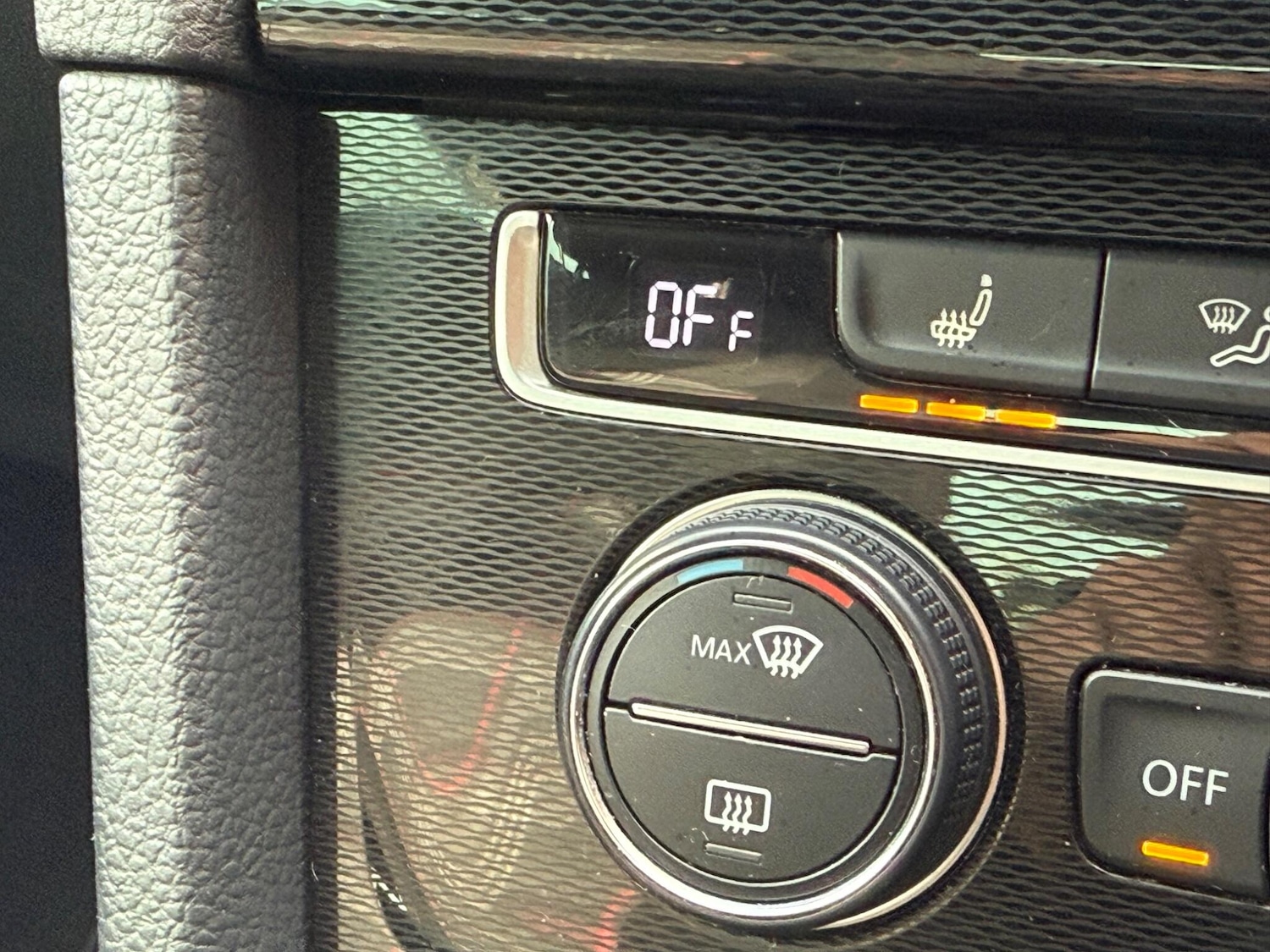 Used Volkswagen Golf 2015 for sale - 77633577: Photo 28