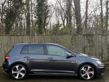 Used Volkswagen Golf 2015 for sale - 77633577: Photo