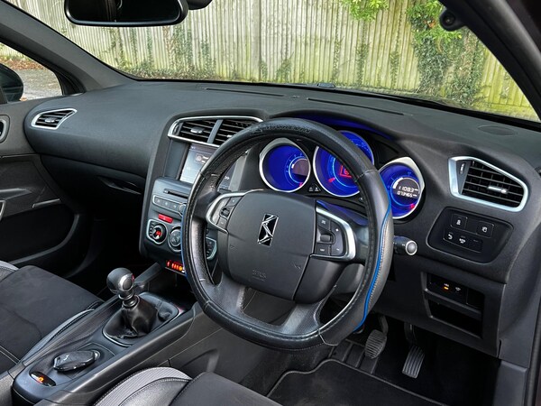 Used DS Automobiles DS 4 Crossback 2017 for sale - 76084609: Photo 17