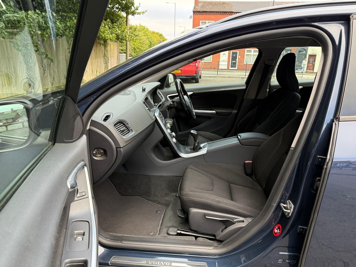 Used Volvo V60 2014 for sale - 76660565: Photo 13