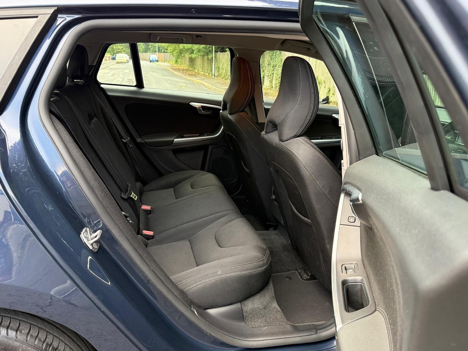 Used Volvo V60 2014 for sale - 76660565: Photo 14