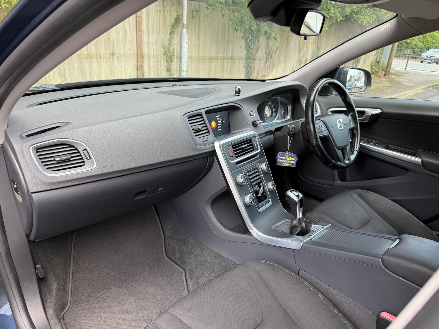 Used Volvo V60 2014 for sale - 76660565: Photo 15