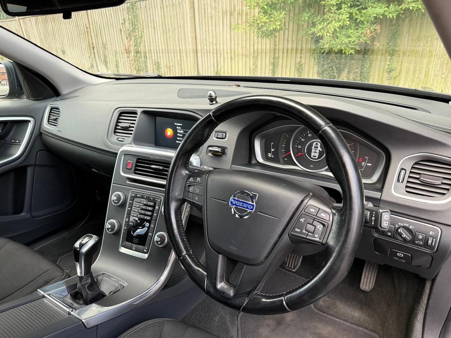 Used Volvo V60 2014 for sale - 76660565: Photo 17