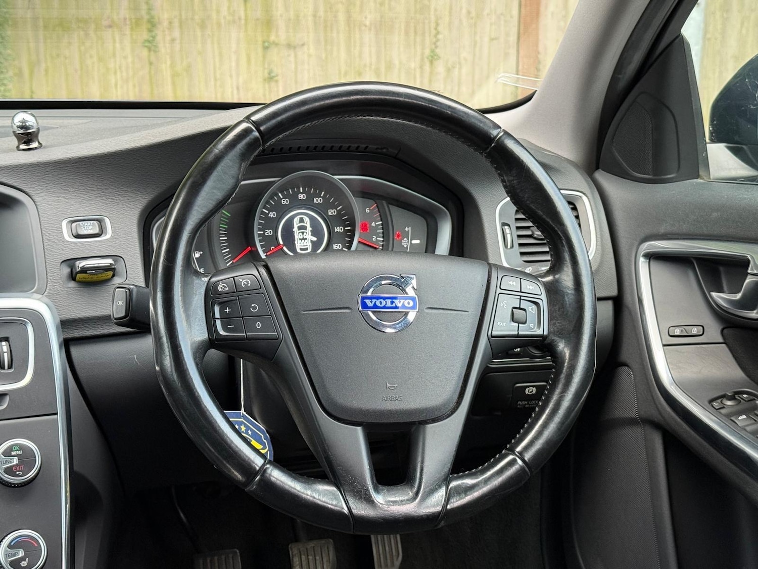 Used Volvo V60 2014 for sale - 76660565: Photo 18