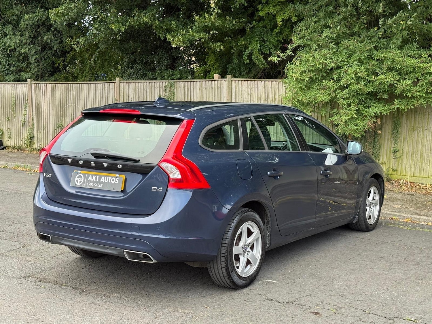 Used Volvo V60 2014 for sale - 76660565: Photo 6