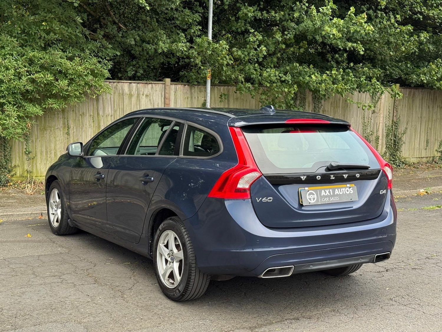 Used Volvo V60 2014 for sale - 76660565: Photo 8
