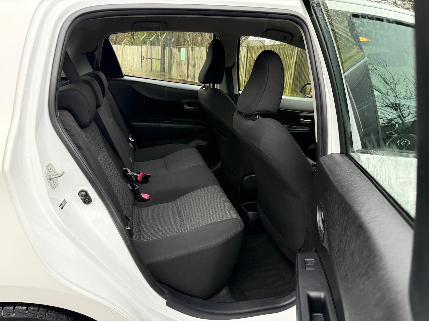 Used Toyota Yaris 2014 for sale - 76772007: Photo 12