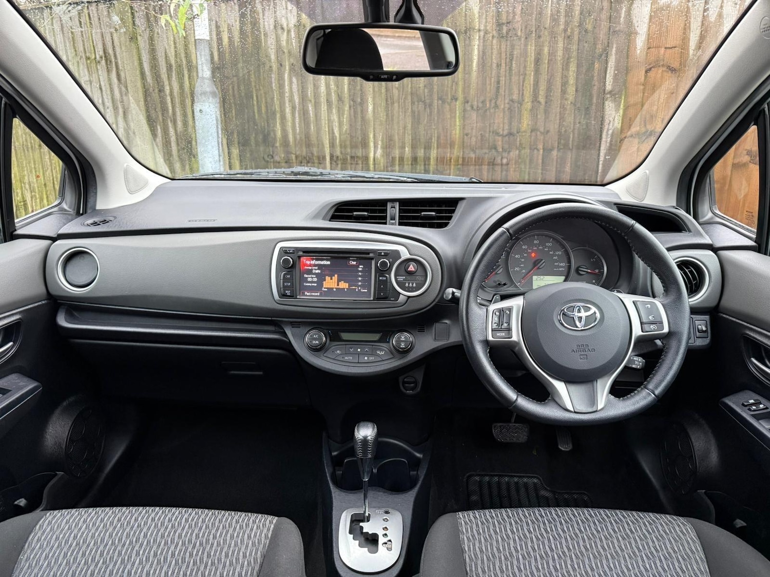 Used Toyota Yaris 2014 for sale - 76772007: Photo 19