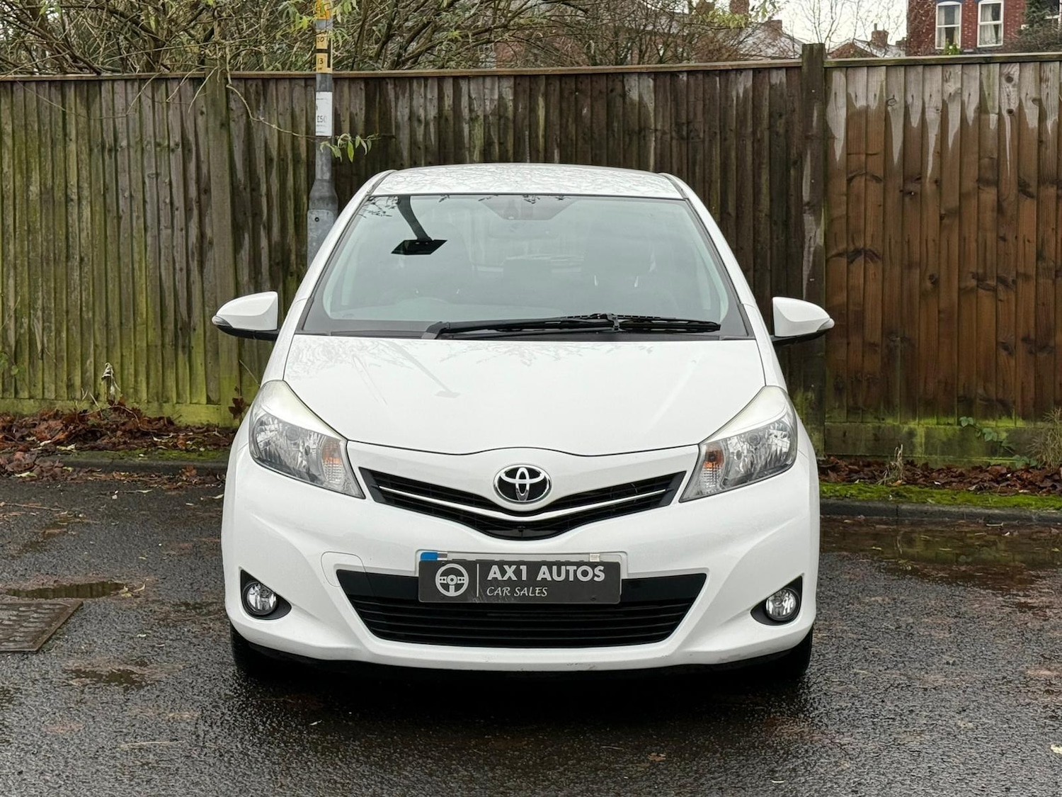 Used Toyota Yaris 2014 for sale - 76772007: Photo 2
