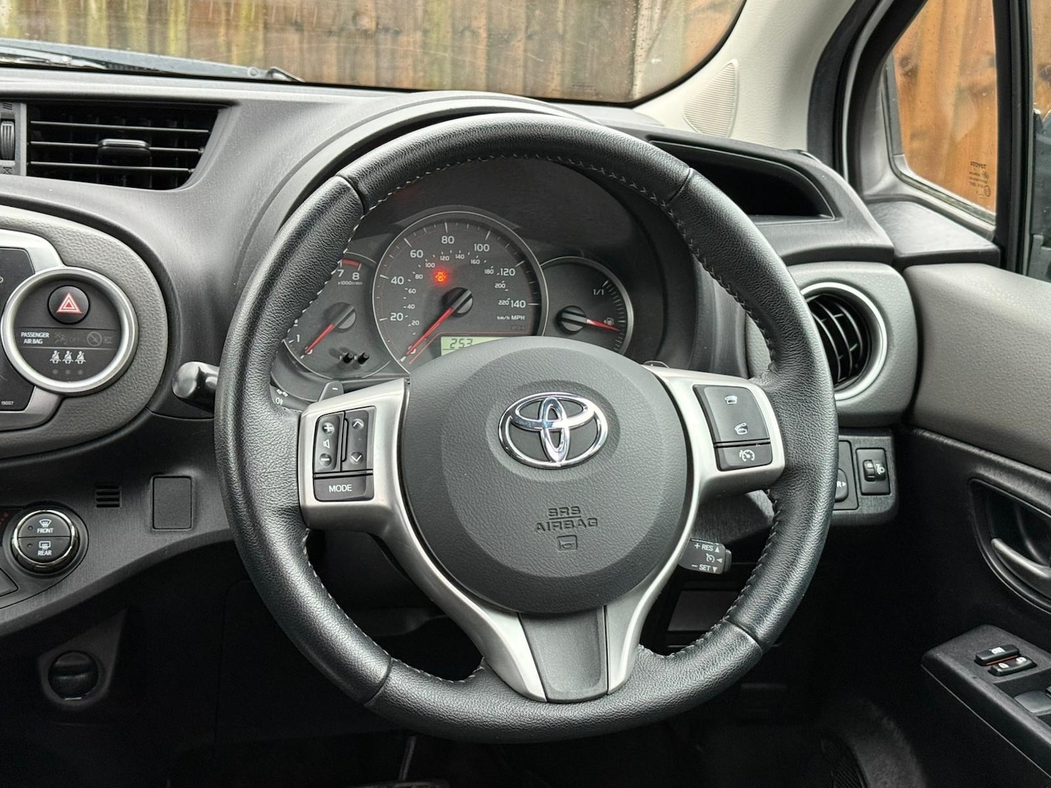 Used Toyota Yaris 2014 for sale - 76772007: Photo 20