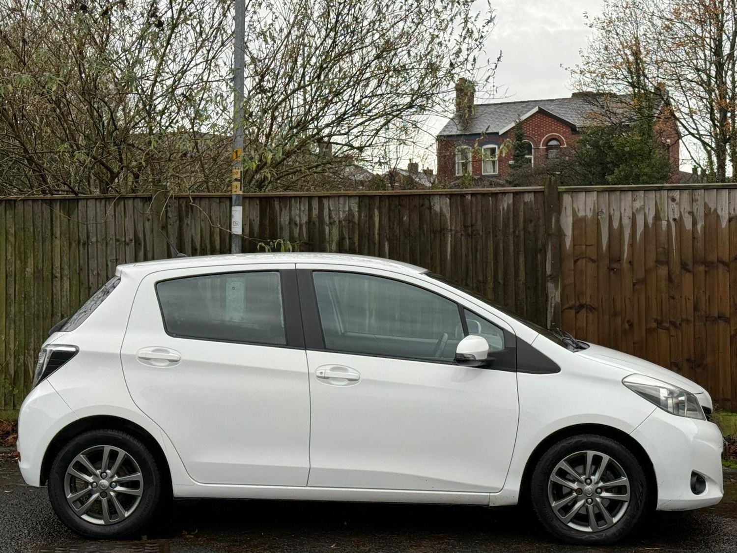 Used Toyota Yaris 2014 for sale - 76772007: Photo 8