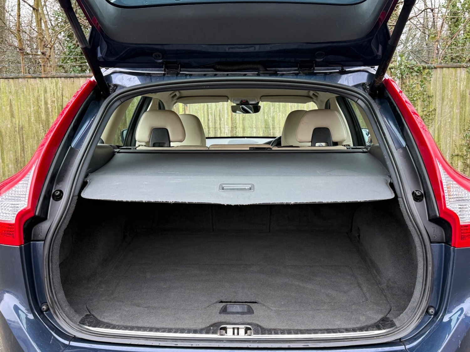 Used Volvo XC60 2014 for sale - 77255294: Photo 11