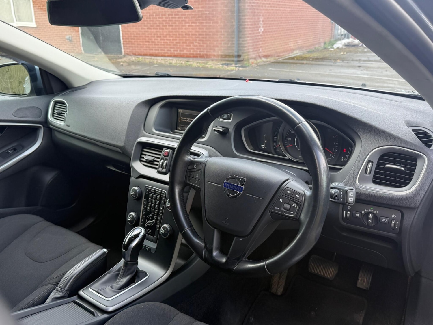 Used Volvo V40 2014 for sale - 78058543: Photo 10