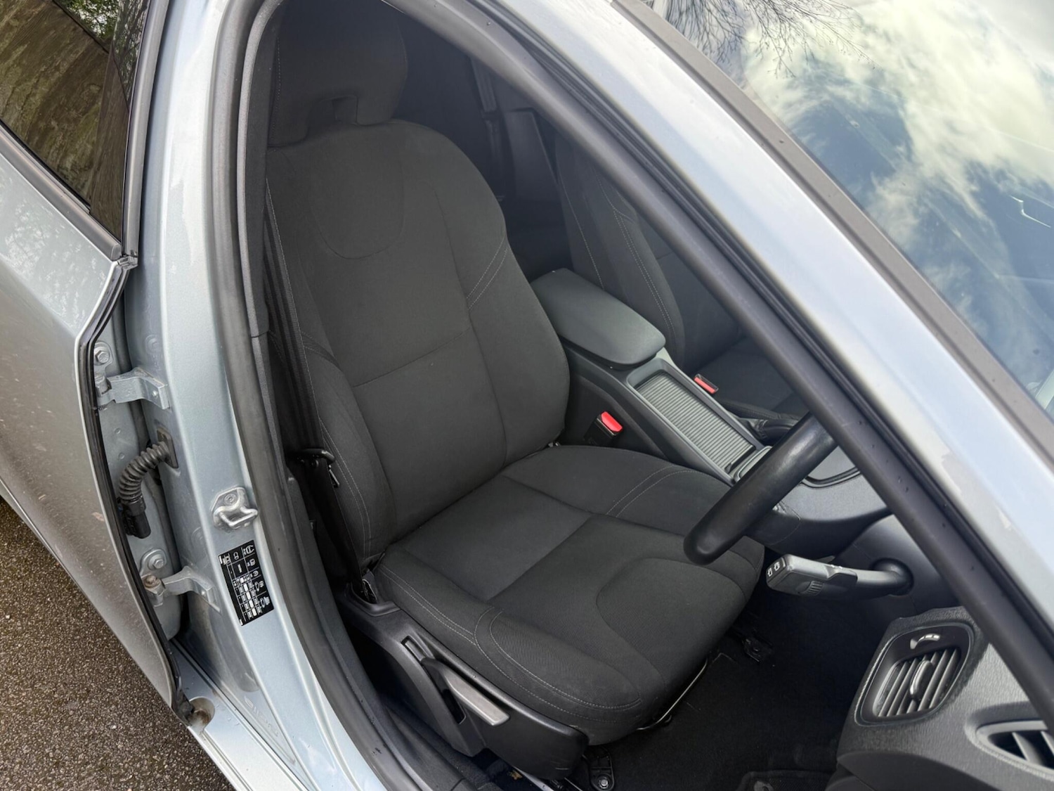 Used Volvo V40 2014 for sale - 78058543: Photo 14