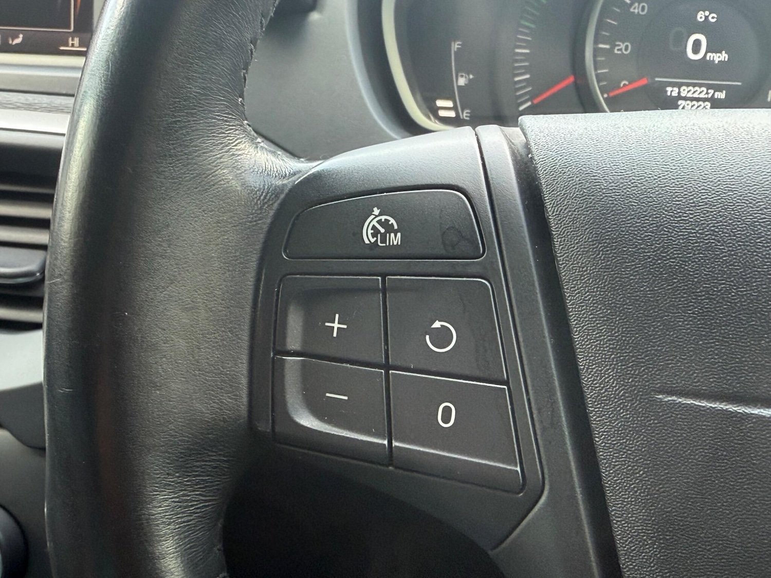 Used Volvo V40 2014 for sale - 78058543: Photo 17