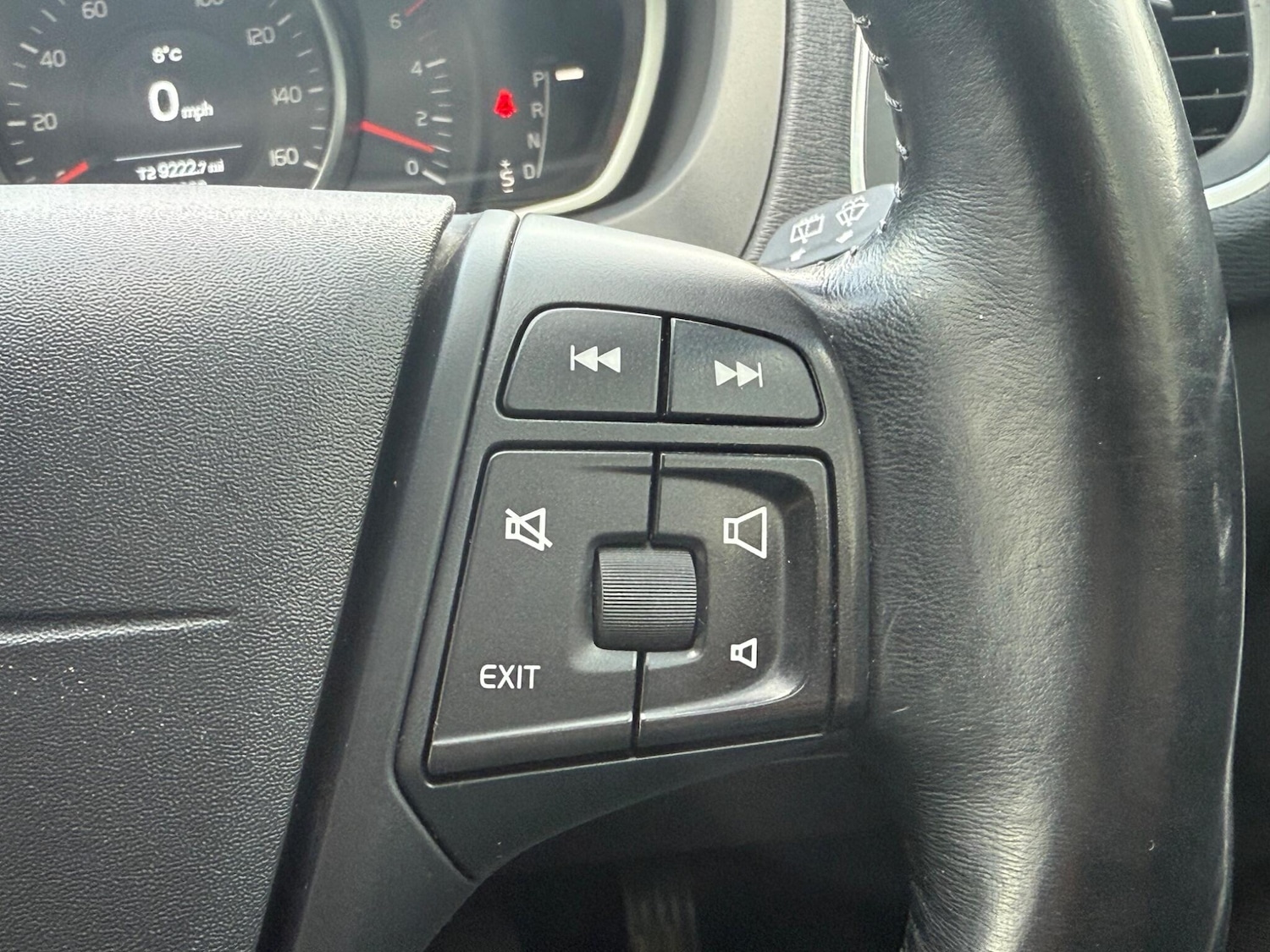 Used Volvo V40 2014 for sale - 78058543: Photo 18