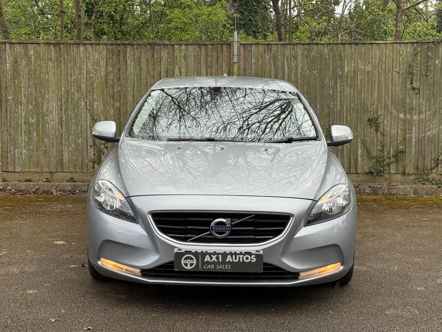 Used Volvo V40 2014 for sale - 78058543: Photo 2