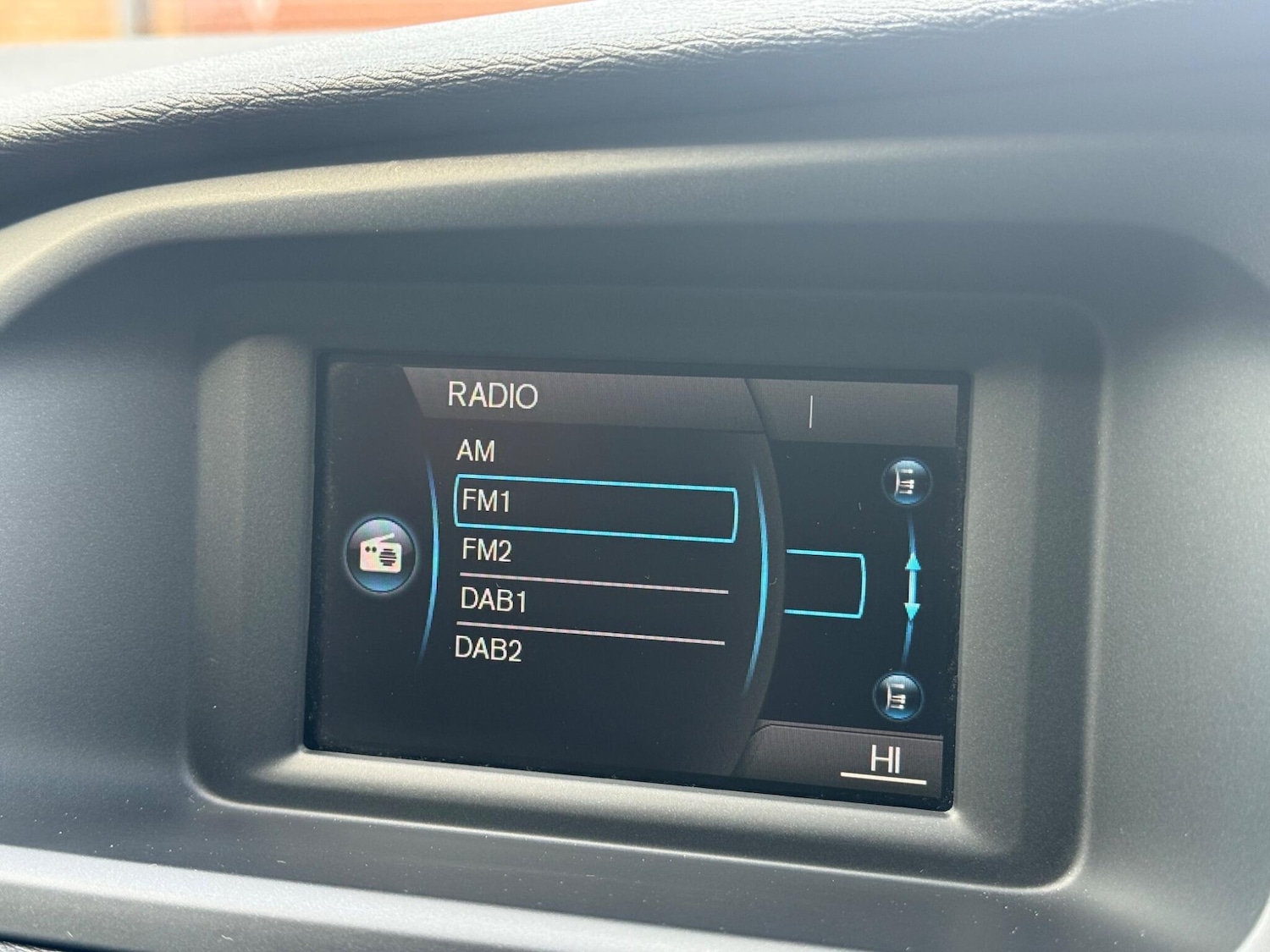 Used Volvo V40 2014 for sale - 78058543: Photo 20