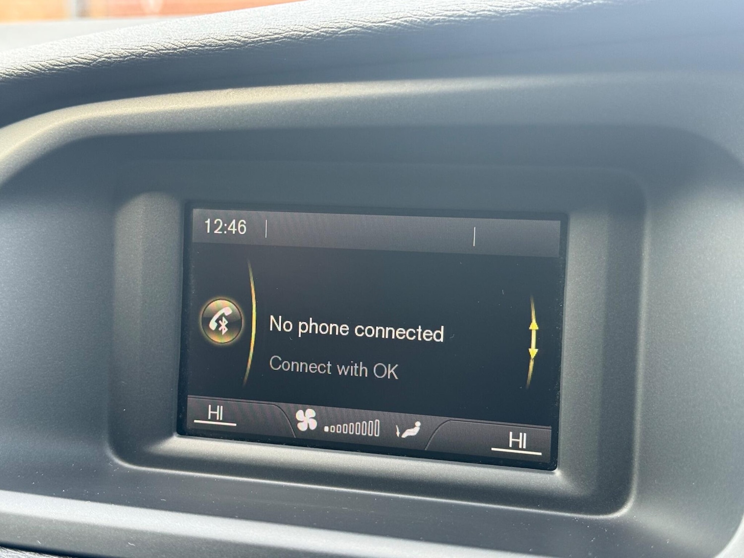 Used Volvo V40 2014 for sale - 78058543: Photo 23