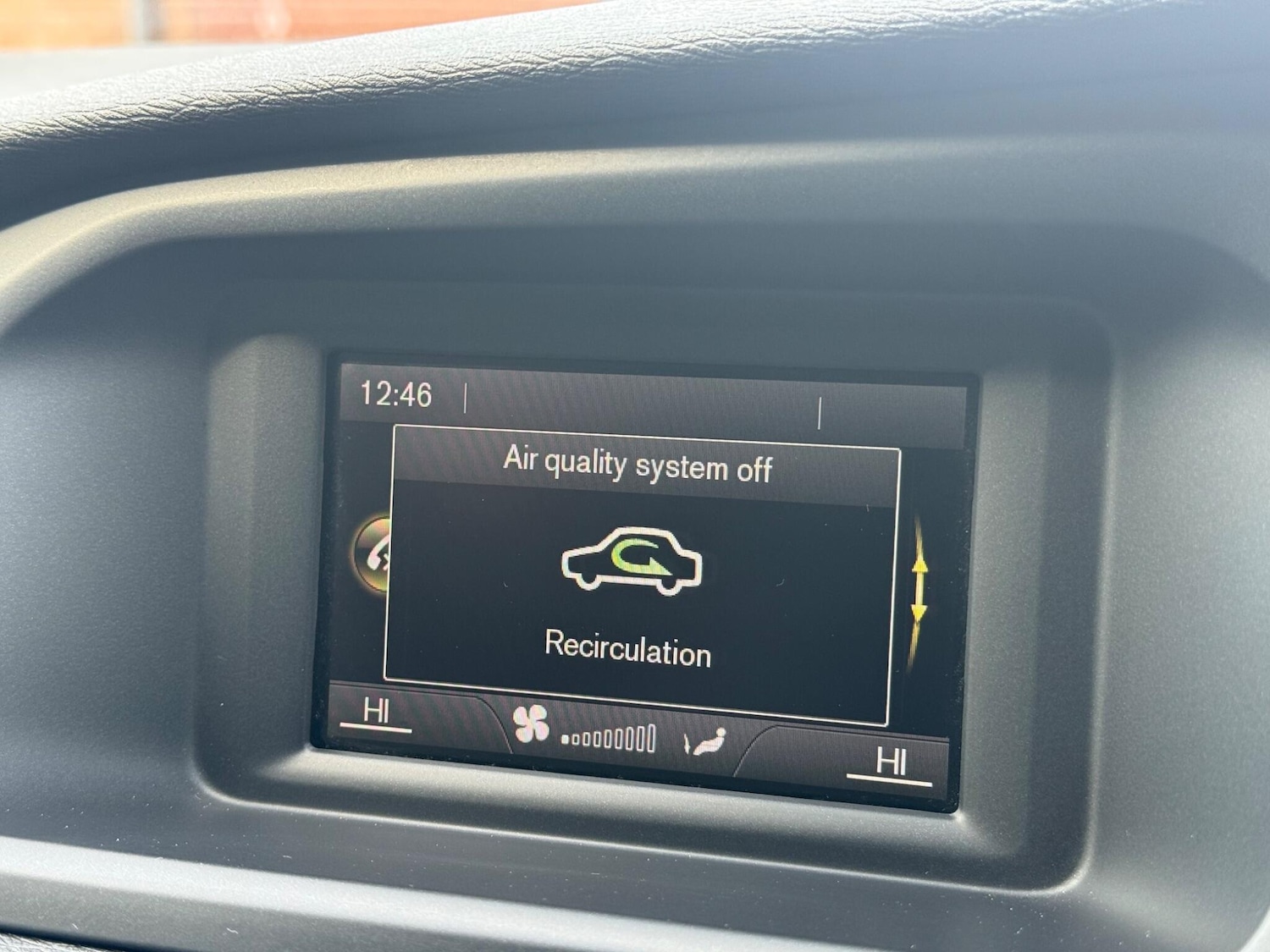 Used Volvo V40 2014 for sale - 78058543: Photo 24