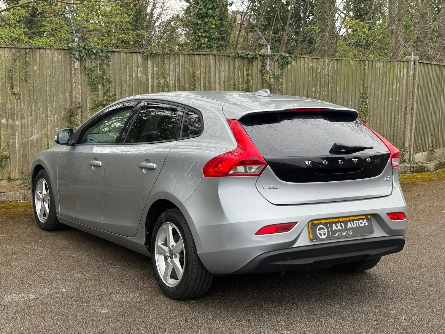 Used Volvo V40 2014 for sale - 78058543: Photo 4