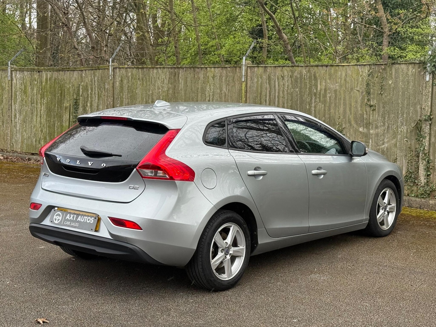 Used Volvo V40 2014 for sale - 78058543: Photo 8