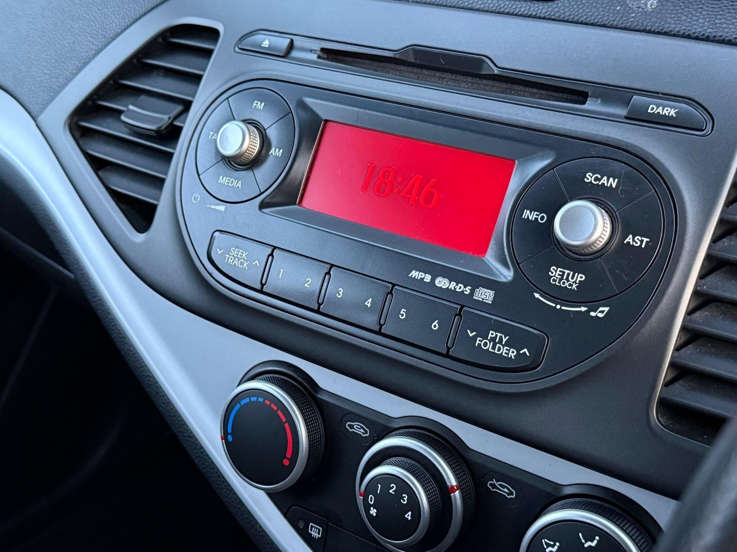 Used Kia Picanto 2012 for sale - 76109142: Photo 21