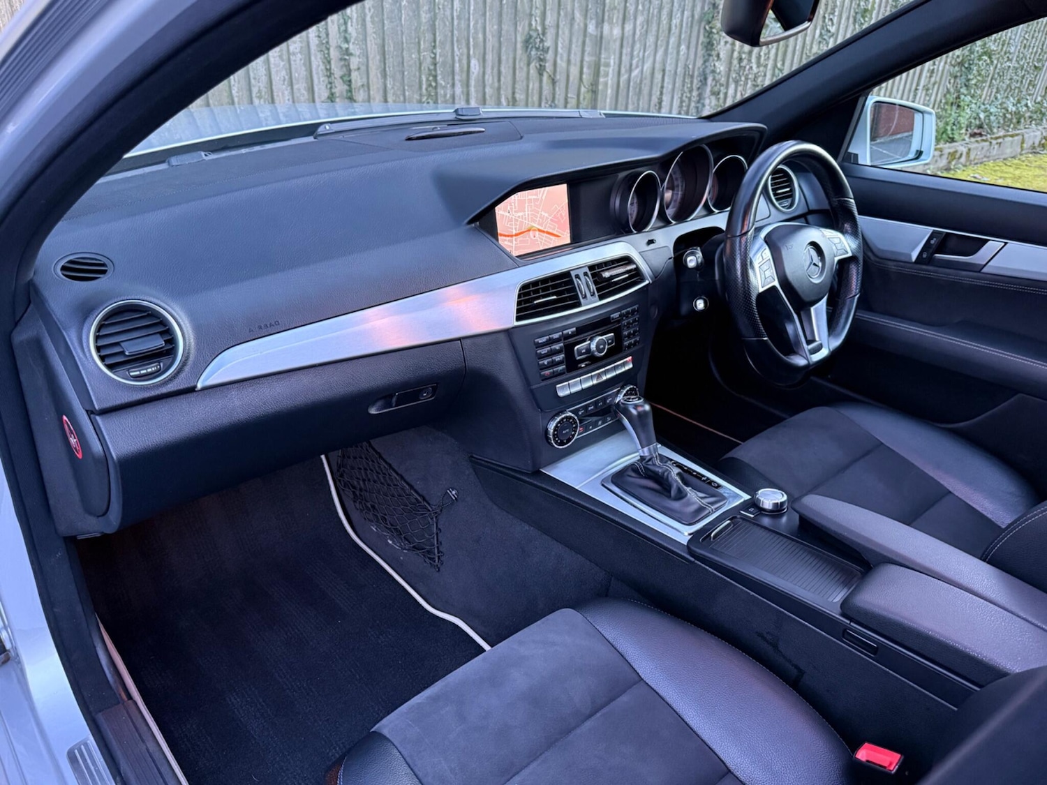 Used Mercedes-Benz C Class 2014 for sale - 77892565: Photo 11