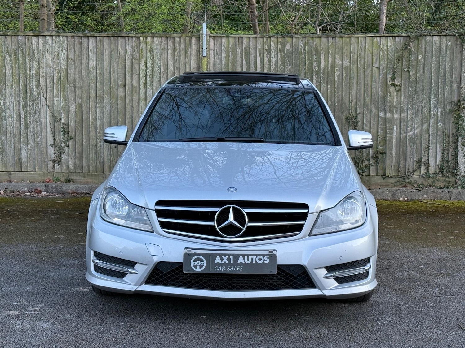 Used Mercedes-Benz C Class 2014 for sale - 77892565: Photo 2