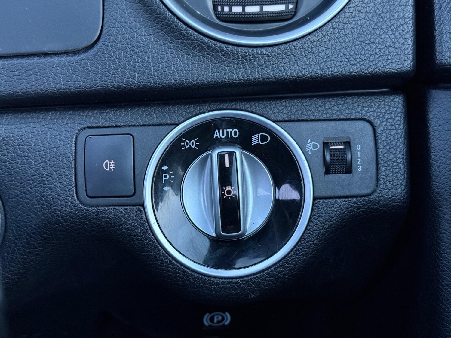 Used Mercedes-Benz C Class 2014 for sale - 77892565: Photo 20