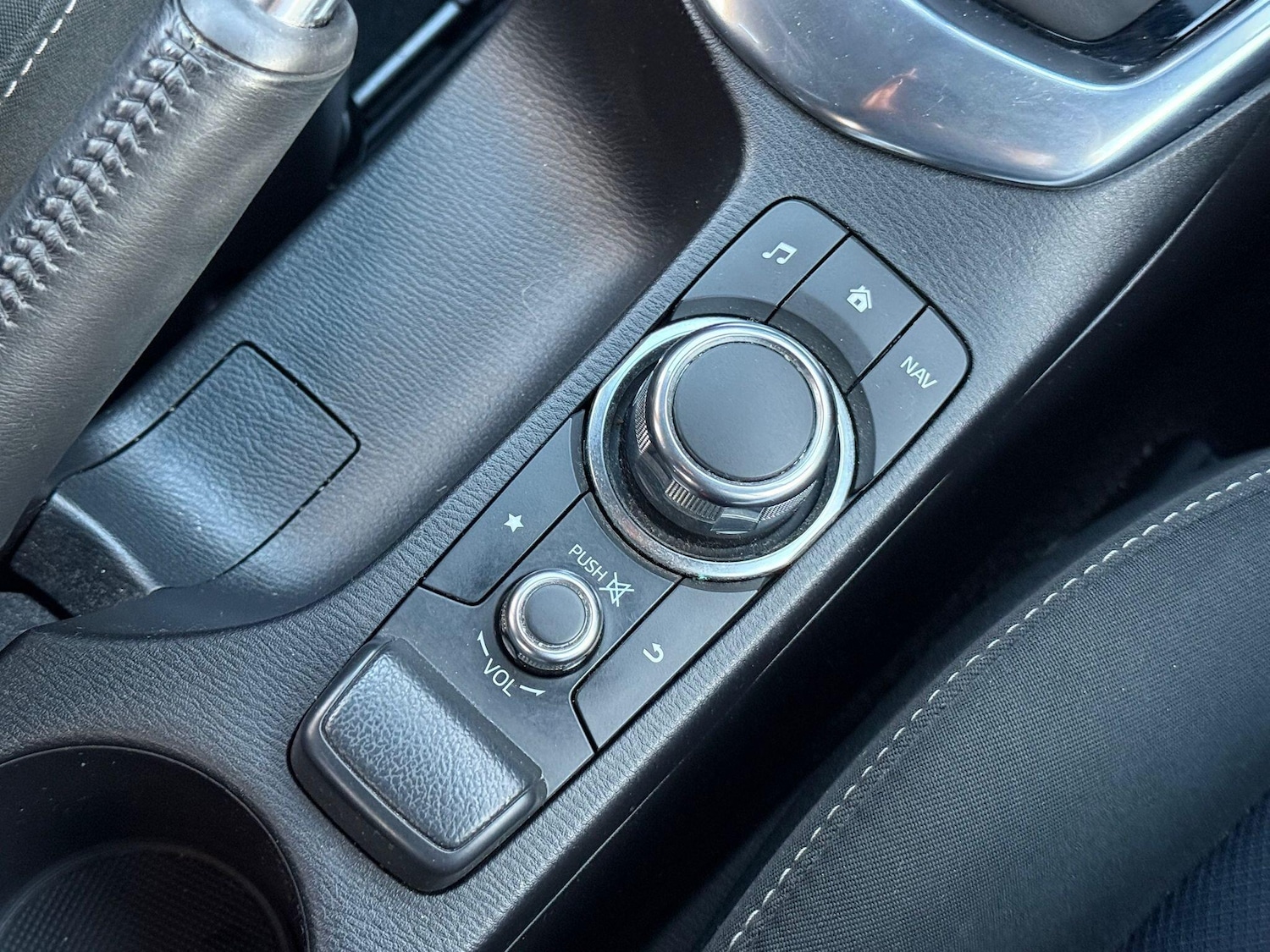 Used Mazda Mazda2 2015 for sale - 76899280: Photo 21