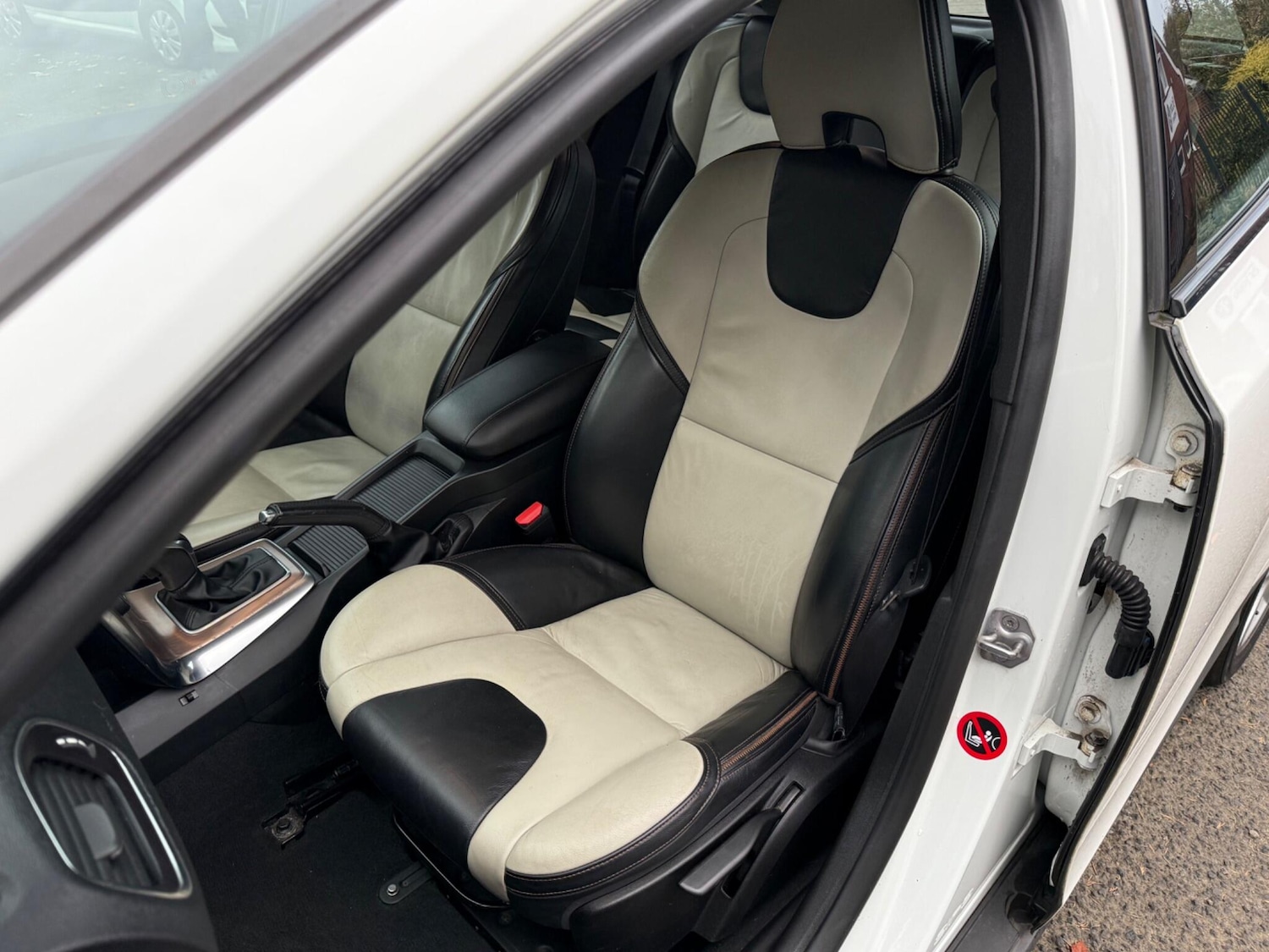 Used Volvo V40 2013 for sale - 76965228: Photo 10