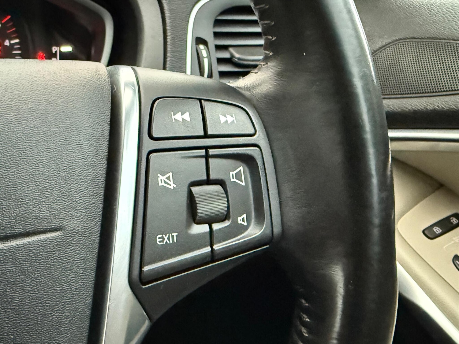 Used Volvo V40 2013 for sale - 76965228: Photo 20