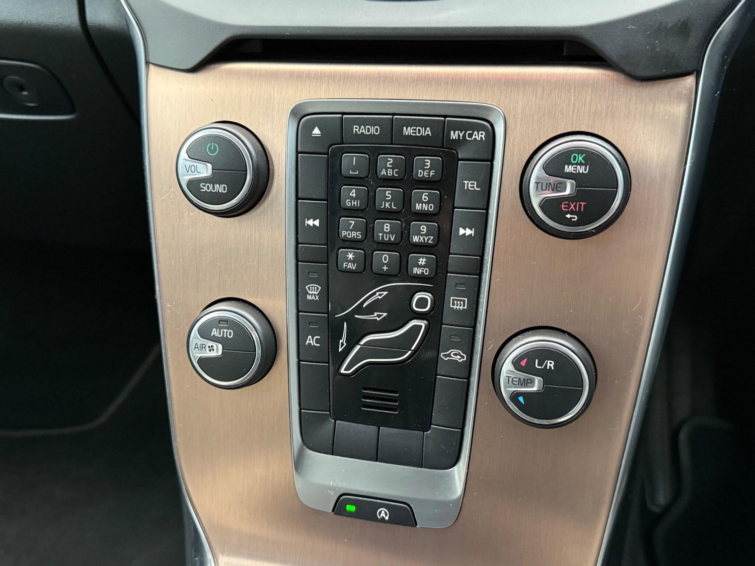 Used Volvo V40 2013 for sale - 76965228: Photo 23